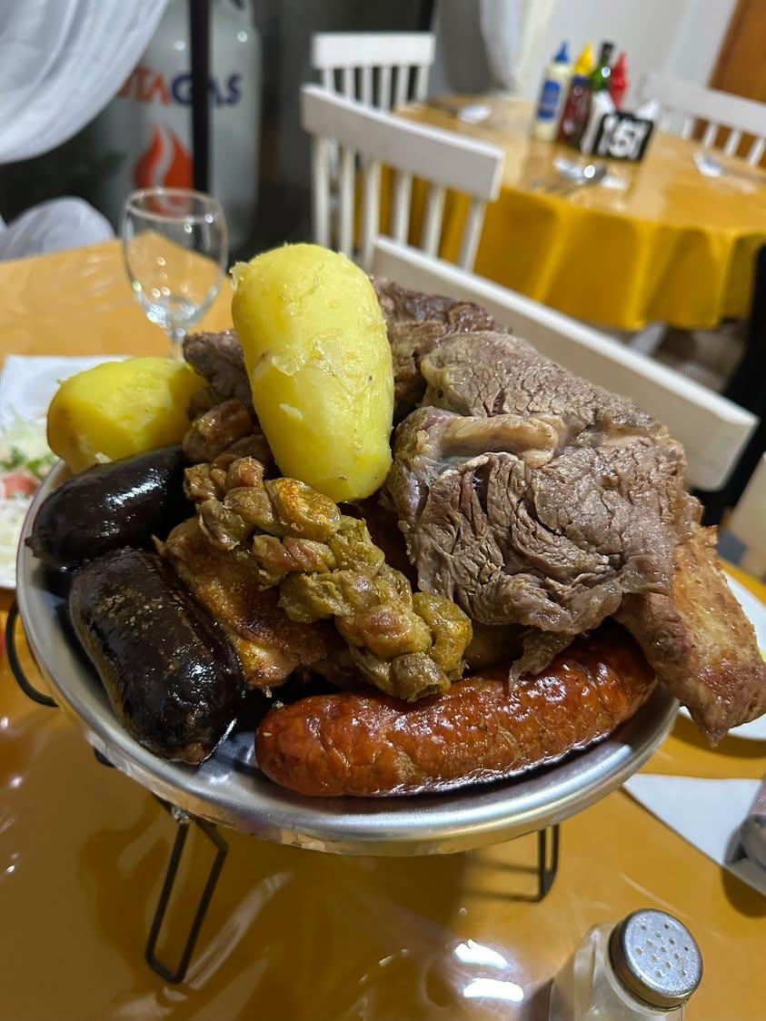 Parrillada servida en brasero